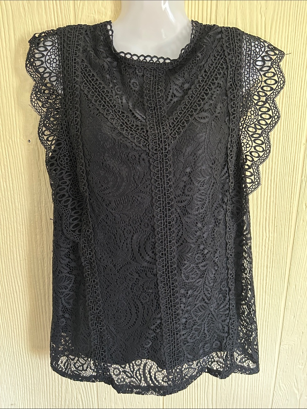 Women's Black Lace Sleeveless Top